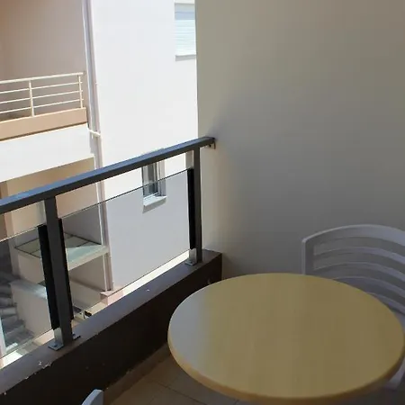 Apanema Apartment *
