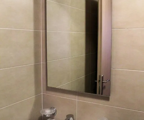 Apanema Вивари